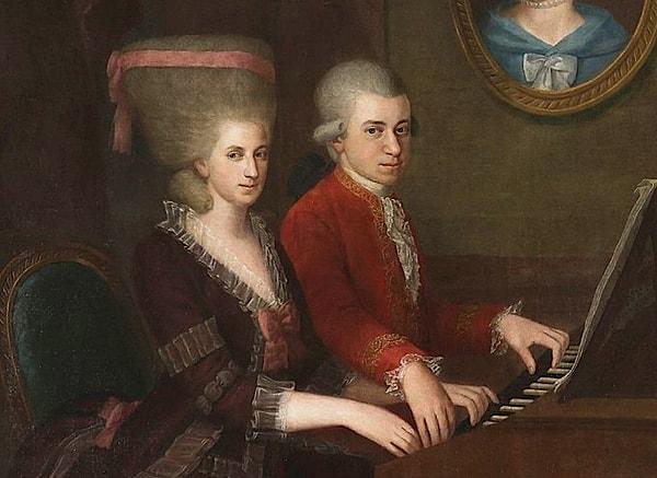 1769'da Maria on sekiz yaşına girdi ve kendini hayatının dönüm noktasında buldu. Artık evlenebilecek yaşta olduğundan dolayı erkek kardeşiyle birlikte turneye çıkıp çalmaya devam ederse pek çok kişinin tepkisini alacaktı.