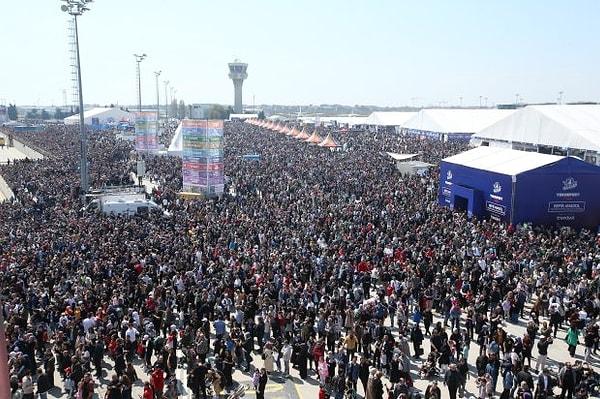 Dünyanın en büyük Havacılık, Uzay ve Teknoloji Festivali TEKNOFEST'e dördüncü gününde 1 milyondan fazla ziyaretçi katıldı.