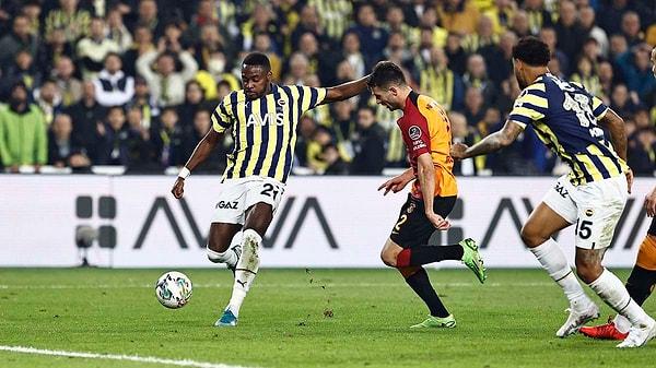 Diyelim ki Galatasaray ligde oynayacağı son karşılaşma önce Fenerbahçe'nin 3 puan önünde ve averaj farkı 4. Yani Galatasaray 3-0 kaybetse bile şampiyon oluyor...
