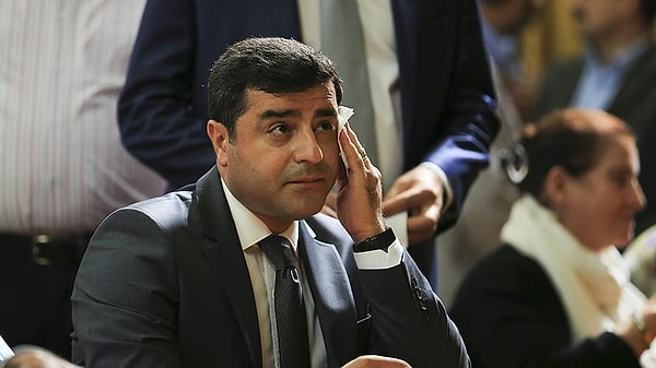 Demirtaş, Twitter hesabından yaptığı paylaşımda, "Ciddi manipülasyon ve algı operasyonları gelecek gibi görünüyor" dedi.