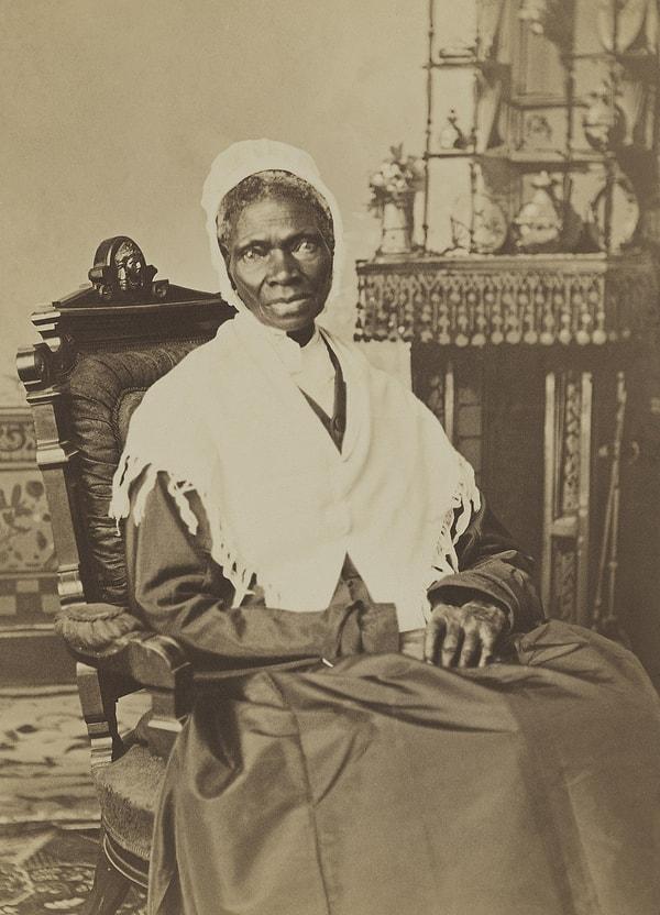 2. 1826'da Sojourner Truth (1797-1883 dolaylarında) ve küçük kızı New York, Ulster County'den kölelikten kurtulmak için kaçtı.