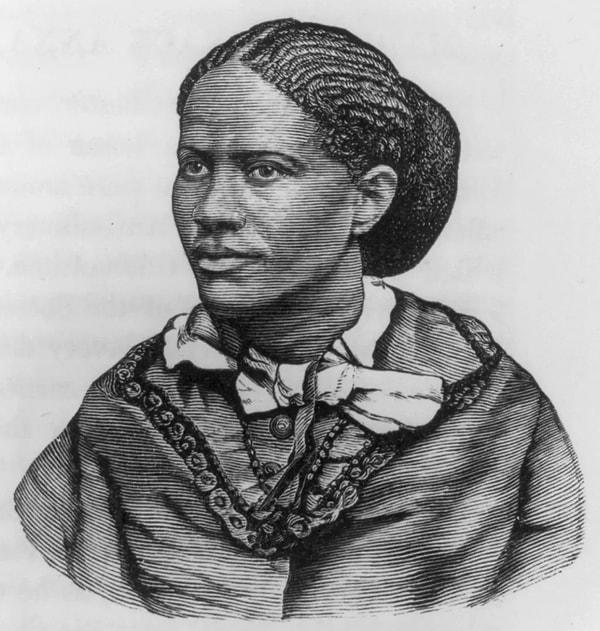 7. Frances Ellen Watkins Harper (1825–1911), Amerika'da kısa öykü yayınlayan ilk siyahi kadındı. Harper, ülkeyi dolaşarak köleliğin kaldırılmasını ve kadın haklarını savunan konuşmalar yapan üretken bir şair ve öğretim görevlisiydi.