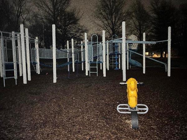 8. "Bu sayılır mı bilmiyorum ama benim küçükken oynadığım parkın bir fotoğrafı."