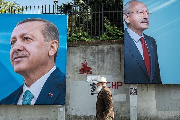 Bugüne her seçimde Erdoğan'a oy verdiği belirtilen bir esnafın söylemlerine yer verilirken, ekonomi nedeniyle bu seçimlerde oyunun renginin değiştiğini söylediği belirtiliyor.