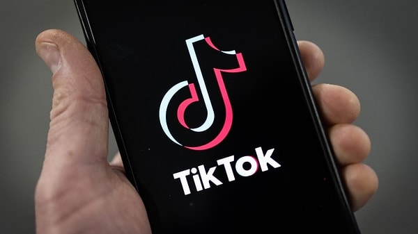 TikTok hesabında @ecersoyx adına sahip kullanıcı, 'Seçim günü kombinim' filtresini tasarlayarak, TikTok kullanıcıların kullanımına sundu.