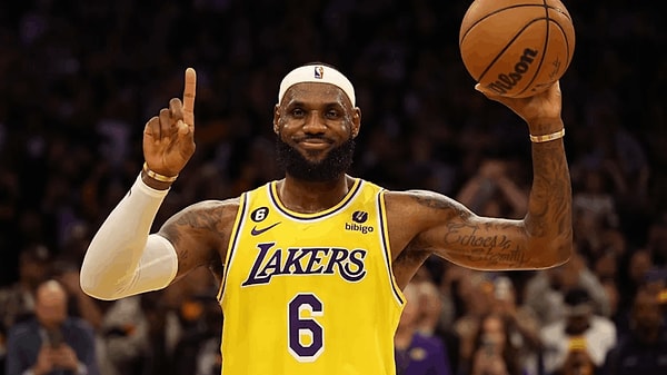 4. Леброн Джеймс (баскетболист) - 119,5 миллиона долларов