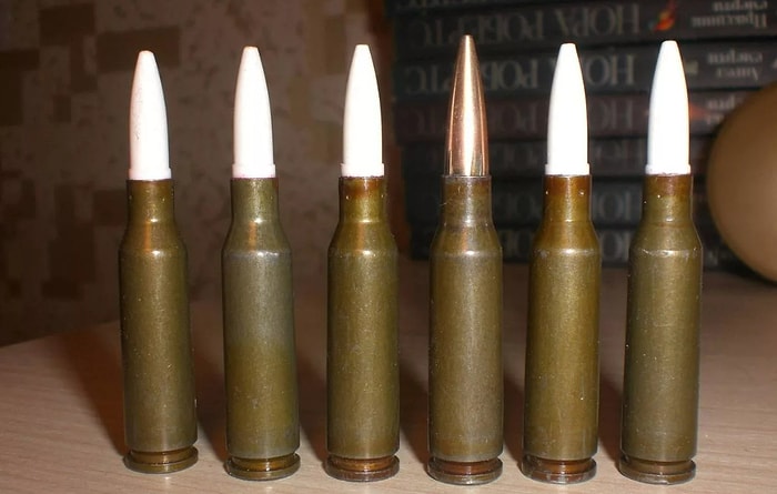 У каких автоматов Калашникова было зеленое цевье, и для чего нужны патроны с белыми пулями