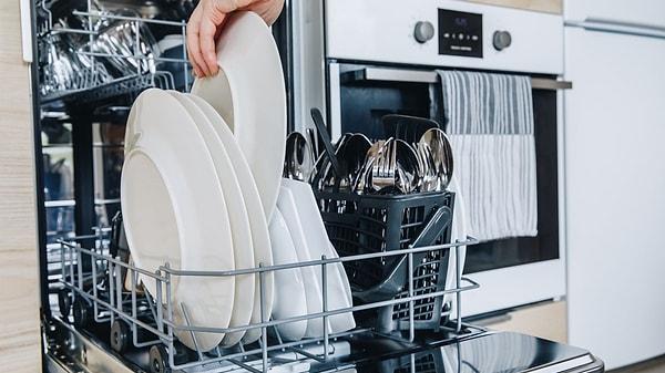 Bulaşık makinesi mutfakta elimiz ayağımız. Zaman ve su tasarrufu sağlayan bulaşık makinelerinin hayatımızı kolaylaştırdığı kesin.