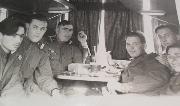 6. На побывку.