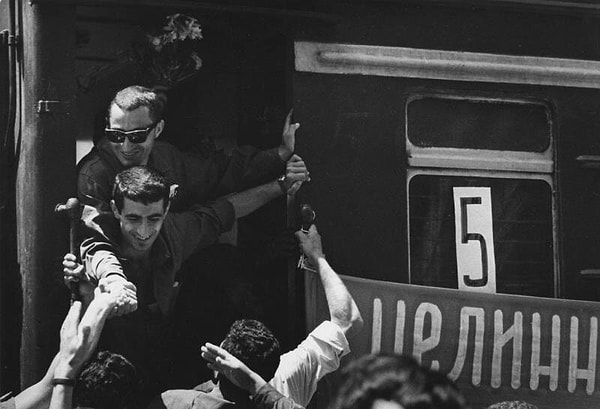 8. Перед отправлением поезда.