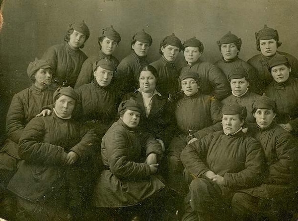 4. После начала Великой Отечественной Войны телогрейки начали использовать в качестве военного обмундирования.