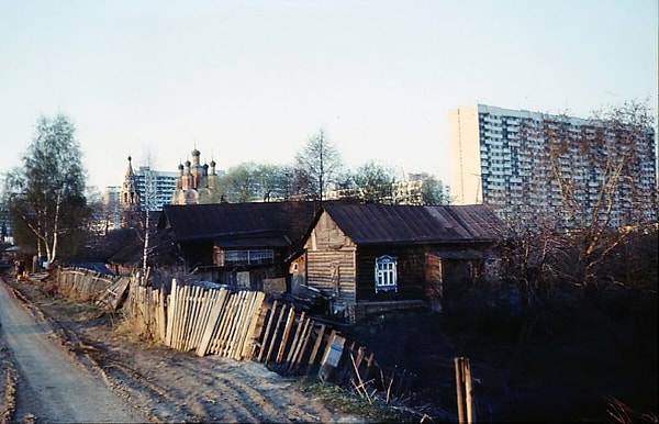 5. Старые деревянные дома в Тропарёво рядом с Рузской улицей.