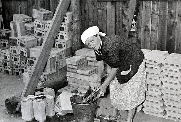 2. Все на женщинах