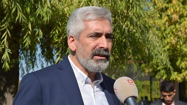AK Parti’nin Diyarbakır’da birinci sıradan milletvekili adayı gösterdiği Galip Ensarioğlu da dün yaptığı açıklamalarda, iktidarın sürekli Öcalan'la görüştüğünü belirtmişti.