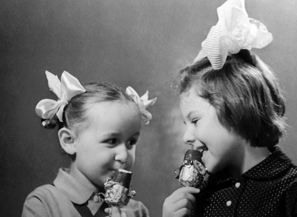 8. Как называлось вкуснейшее эскимо на палочке в шоколаде с пломбиром внутри?