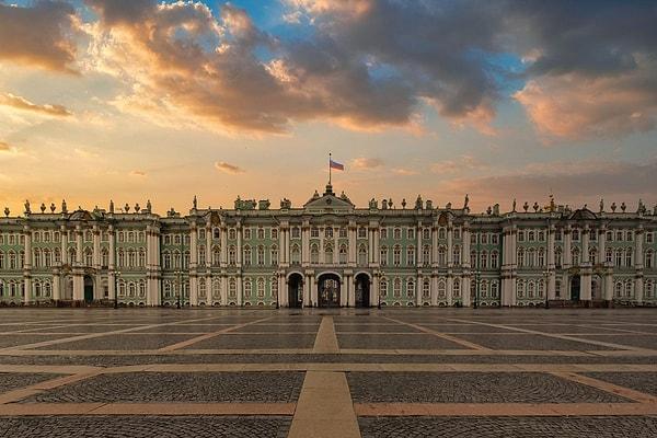 Sonuç olarak Ermitaj Müzesi, St. Petersburg'un gerçek bir cevheri ve dünyanın en olağanüstü müzelerinden biridir.