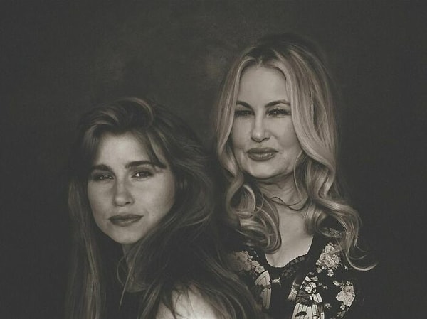 18. Дженнифер Кулидж