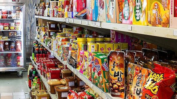 1. "Güney Kore'deki süpermarketler çok canımı sıkmıştı. Sade çikolata mı? Bulamazsınız. Vejetaryen yiyecekler? Yok. Dondurulmuş ve konserve sebzeler? Neredeyse yok. Taze sebzeler? Acayip pahalı, meyveler de öyle."