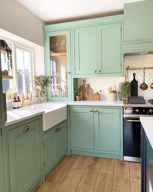 Mutfak tezgahı boyanır mı düşüncesini hemen kafanızdan silin ve yeni tezgahınızın keyfini çıkarmaya başlayın!