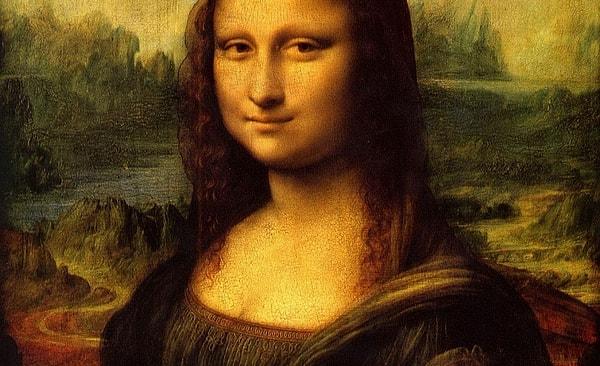 Mona Lisa'nın yüzü dışında arka plan da oldukça ilgi çekicidir.