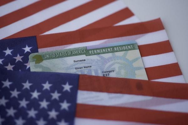 ABD Freetown Büyükelçiliği, DV 2023-2024 Green Card çekilişi başvuruları 5 Ekim-8 Kasım 2022 tarihlerinde sona erdi.