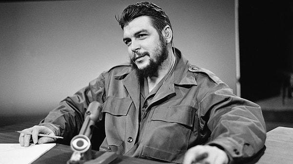 Salmon 1967’de, ABD’li gizli servis ajanlarının destek verdiği, Che Guevara’nın örgütlediği komünist isyanın bastırılması operasyonuna komuta etmişti.