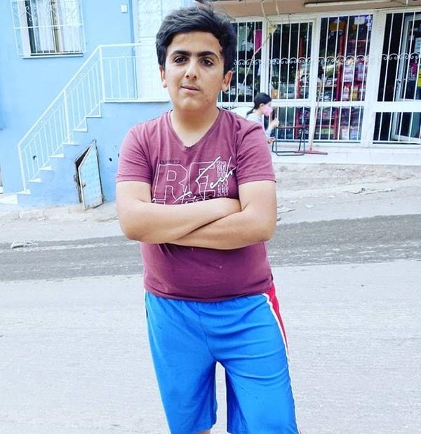 2013'te Yetenek Sizsiniz'le tanıdığımız Yusuf Baran Aygün şimdilerde 18 yaşında genç bir delikanlı olmuş.