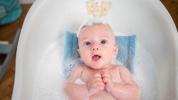 Bebeğinize küvet banyosu yaptıracaksanız izlemeniz gereken adımları sizler için derledik. 👇