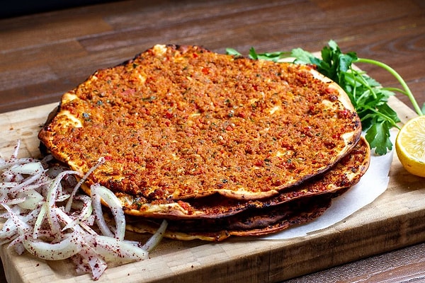 2.	Lahmacun: