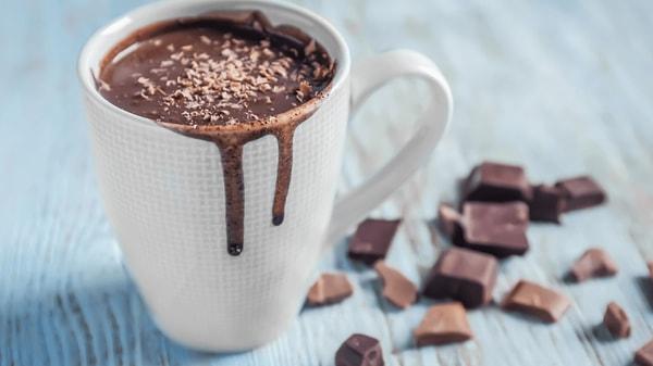 10.	Sıcak Çikolata (Hot Chocolate):