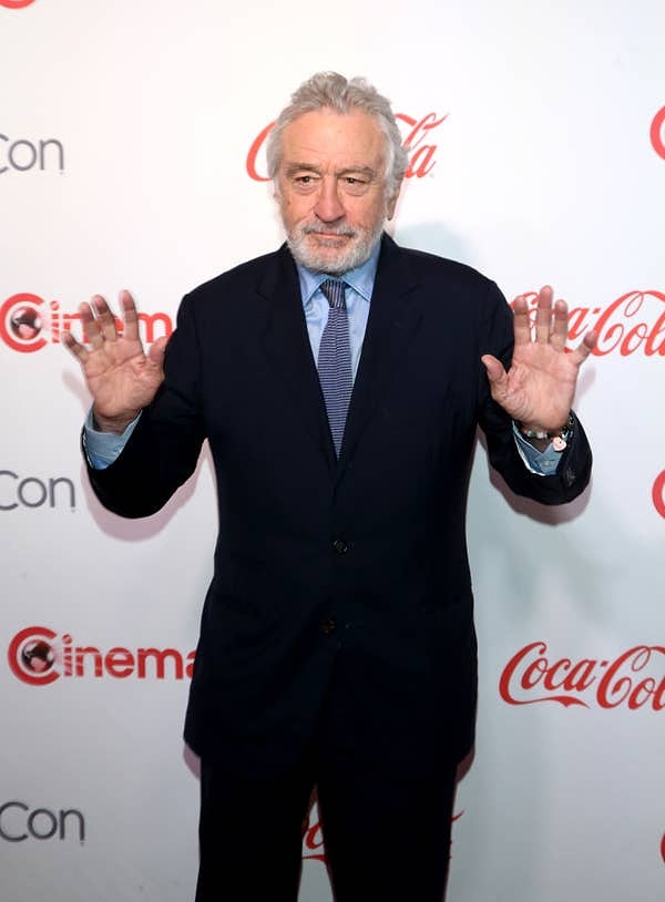 Во время беседы интервьюер спросила Де Ниро о его шестерых детях, на что он поправил ее, сказав: "На самом деле, у меня семеро".