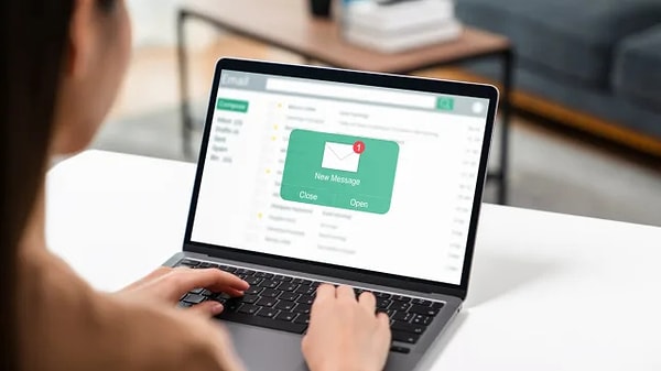 10. Вы случайно отправили личное письмо всем своим коллегам (включая босса). Что сделаете?