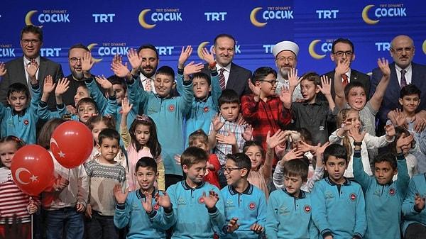 Diyanet İşleri Başkanı Prof. Dr. Ali Erbaş’ın katıldığı törenle açılan TRT Diyanet Çocuk, 'Kalplere Yolculuk' sloganıyla duyuruldu.