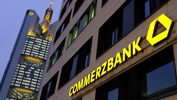 Commerzbank tahminlerinde dolar/TL'de yılsonu için 20, euro/TL için de 22,8 seviyelerini öngördü.