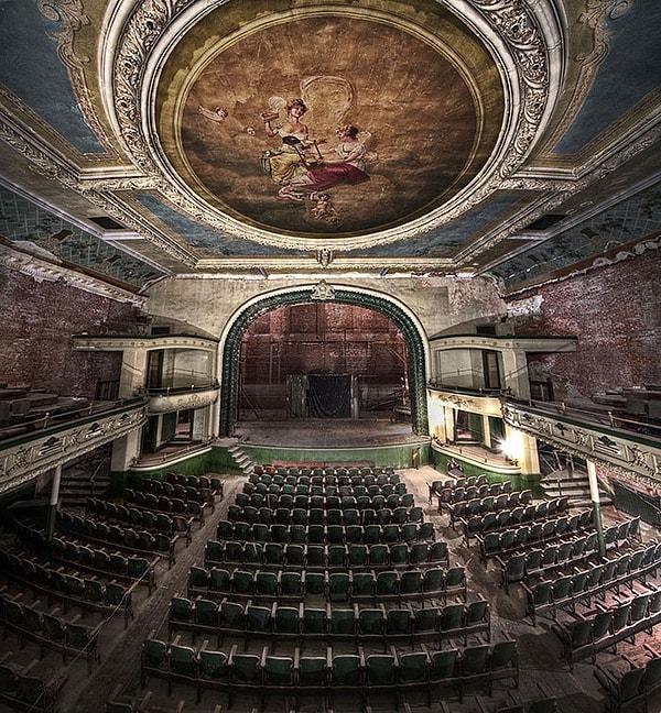1. Orpheum Theatre - Massachusetts, ABD