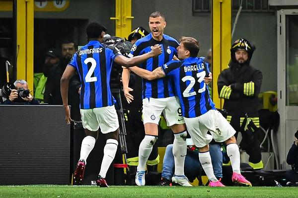 UEFA Şampiyonlar Ligi yarı final ilk maçında Inter, San Siro'da Milan'ı 2-0 mağlup etti.