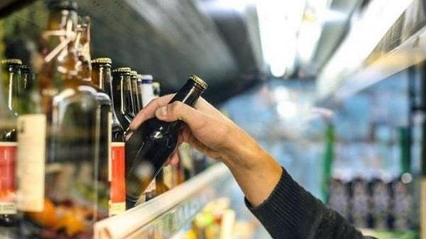 En yüksek artışın "alkollü içkilerde" olması çok dikkat çekerken, alkollü içkide fiyat artışı genel enflasyonun yaklaşık 2,5 katı oluyor. Farkın 2012-2013 sonrası açılması da ayrı dikkat çekiyor.