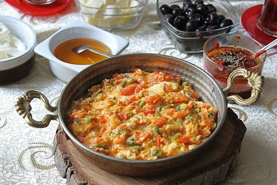 Menemen: A Traditional Turkish Breakfast Delight