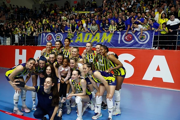 Fenerbahçe Opet, Sultanlar Ligi’nde altıncı kez ipi göğüsledi.