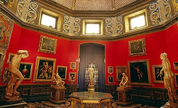 Uffizi Galerileri İtalya'da rakipsiz bir sanat koleksiyonuna ev sahipliği yapmaktadır.