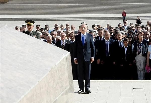 Final mitingini Ankara’da gerçekleştiren Kılıçdaroğlu’nun seçim öncesi son programı ise Anıtkabir ziyareti olacak.