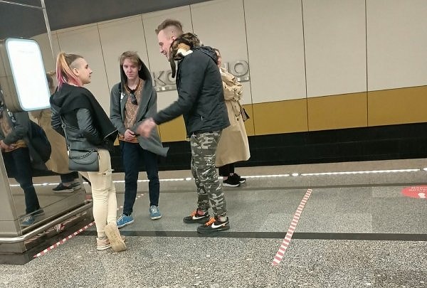 2. Кот в метро? Почему бы и да!