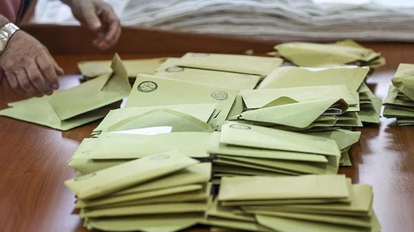 AK Parti'nin, yaklaşık olarak 3 milyon oya itiraz ettiği tahmin ediliyor.