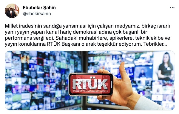 "Sahadaki muhabirlere, spikerlere, teknik ekibe ve yayın konuklarına RTÜK Başkanı olarak teşekkür ediyorum. Tebrikler." ifadelerini kullandı.