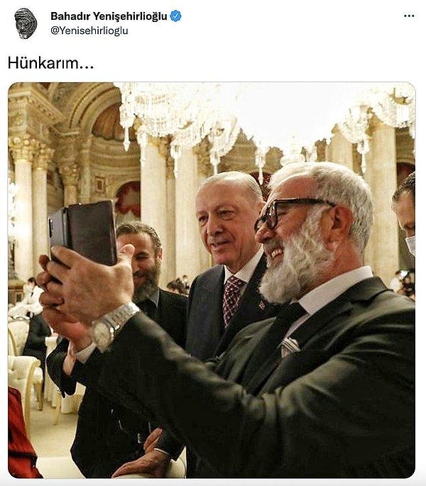 Bu iftar yemeğinde Cumhurbaşkanı Erdoğan ile çektiği fotoğrafı 'Hünkarım' açıklamasıyla paylaşan Yenişehirlioğlu, o dönem tepki çekmişti.