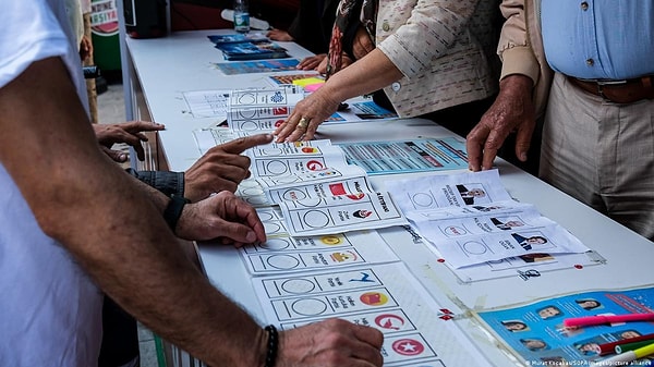 Cumhurbaşkanı ve milletvekillerini seçtiğimiz 14 Mayıs genel seçimlerinin resmi olmayan sonuçlarına göre seçim, sizin de bildiğiniz gibi 2. tura kaldı.