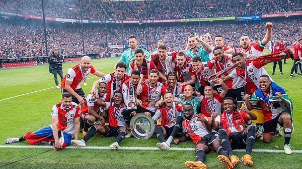 Milli futbolcu Orkun Kökçü’nün kaptanlığını yaptığı Feyenoord, bu sonuçla ligde 16. kez şampiyonluğa ulaştı.