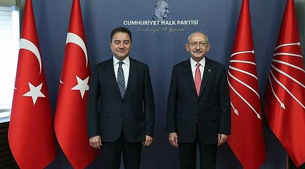 “Biz parti olarak Cumhurbaşkanı adayımız Kemal Kılıçdaroğlu’nu bir an bile yalnız bırakmayacağız. Yan yana, omuz omuza mücadeleye devam edeceğiz”