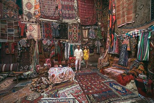 In the early 20th century, the rise of machine-made carpets posed a major challenge to the traditional Turkish carpet weaving industry.