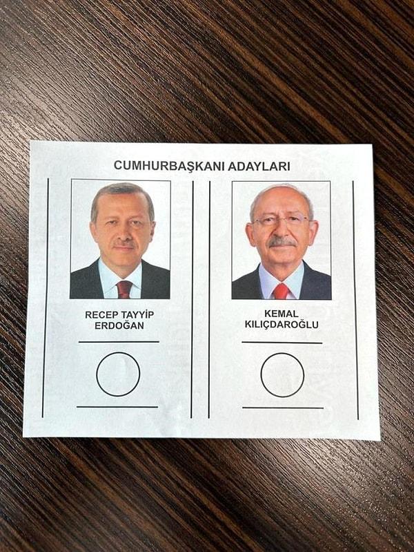 “O zaman eşitleniyor. Kılıçdaroğlu'nun oyu 45'ten 48'e geliyor, Erdoğan'ın oyu artmıyor. Ondan sonrasını konuşalım. Geri kalan yaklaşık yüzde 2-2,5 civarındaki oy ne olacak, bunu anketlerle bulmak çok zor.”